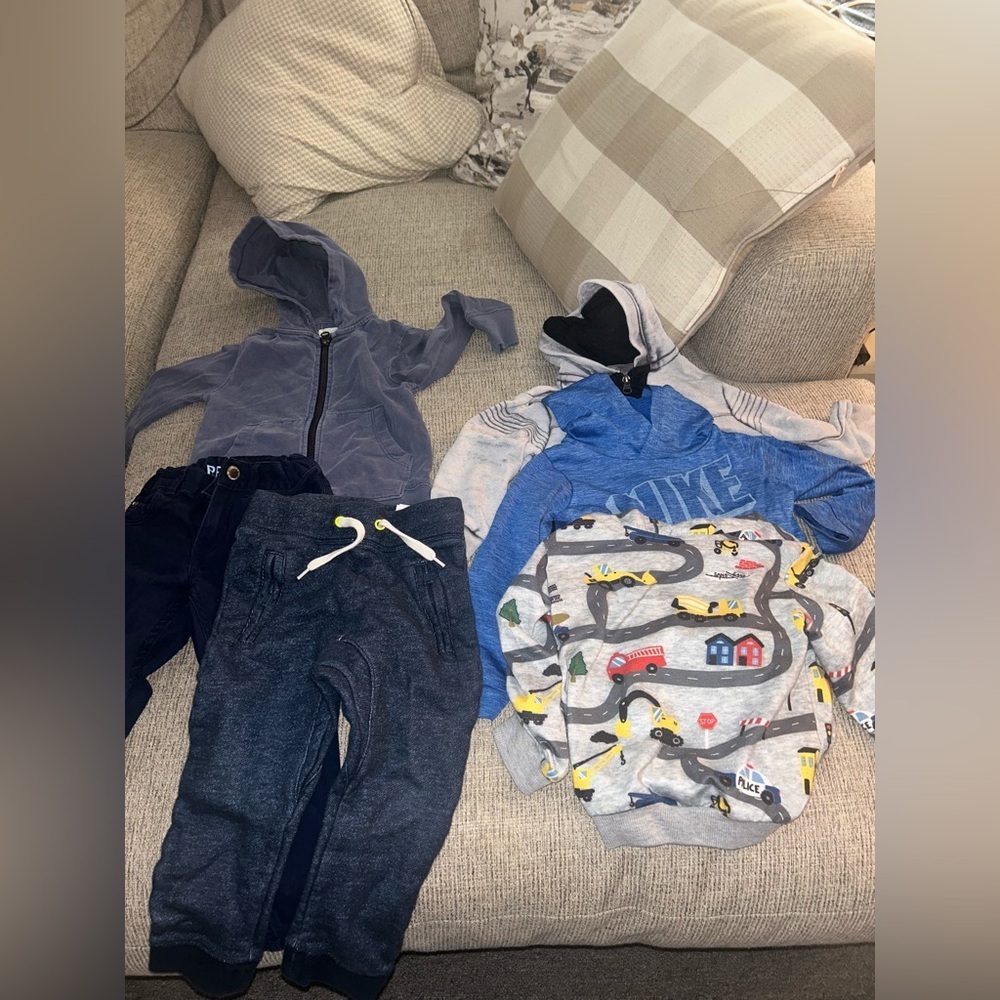 Lot of boys clothing size 2t